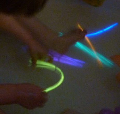 Flashlight + Glowsticks (= Bathtime Fun!) - Two Ingredient Tuesday