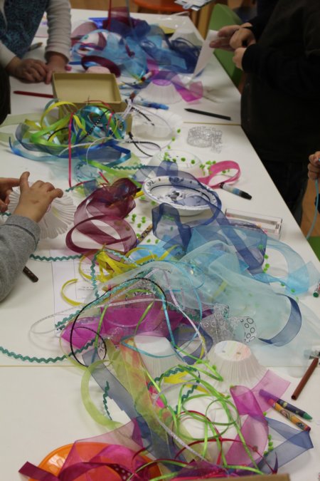 Ribbon Jellyfish in Kiwi Crate Labs!