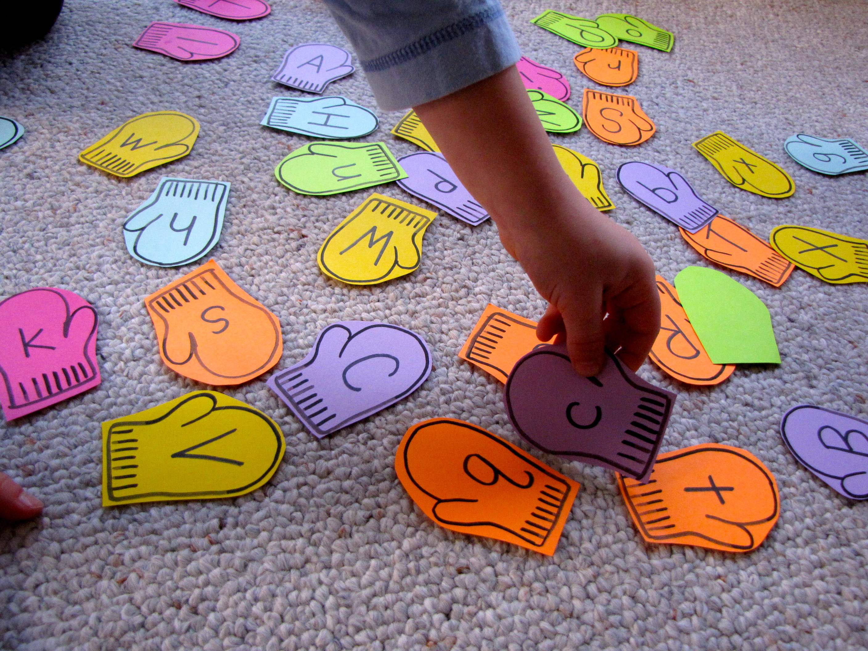 Mitten Match: Uppercase and Lowercase Alphabet Game