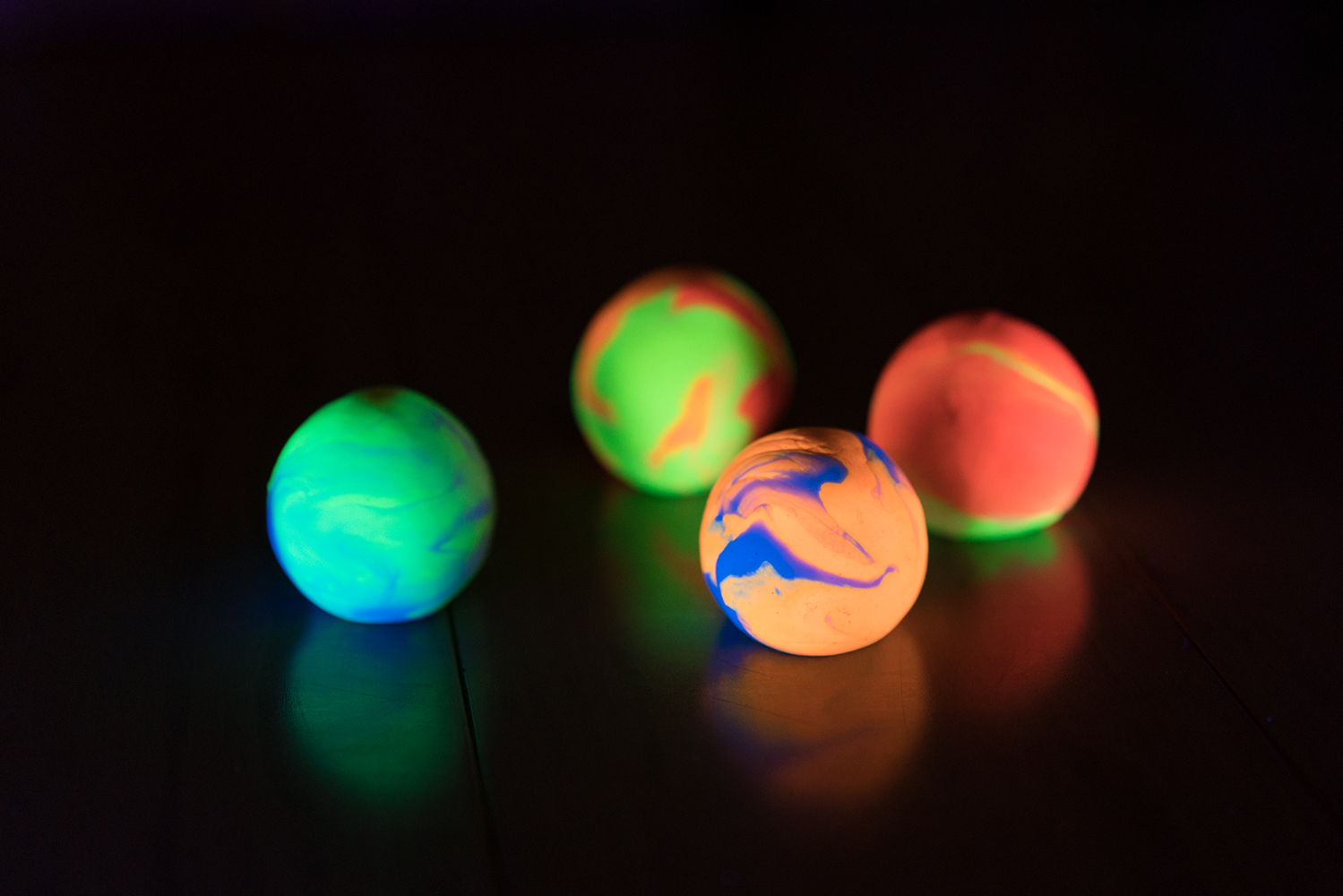 Glow in the Dark Bouncy Balls